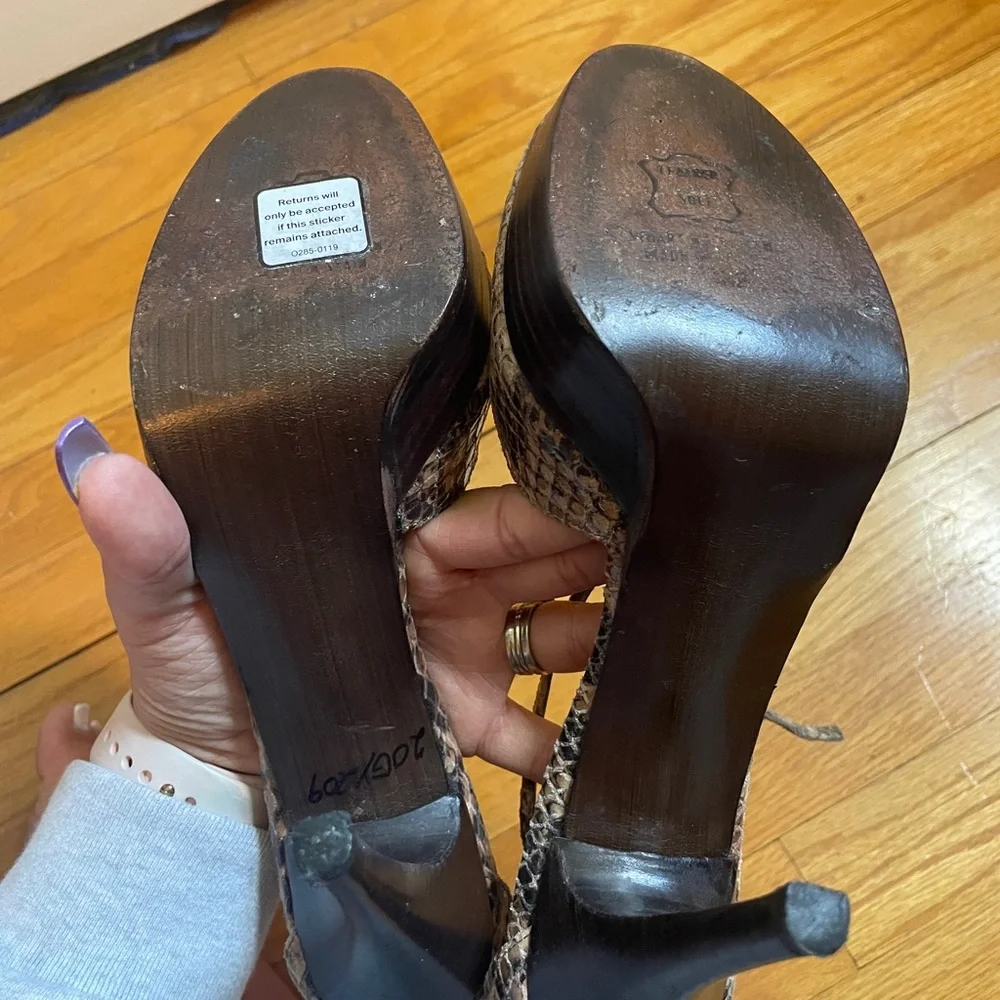 Stuart Weitzman Size 9 Snake skin heels - Picture 3 of 7
